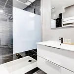 Bluestay 37 - Superb Apartment